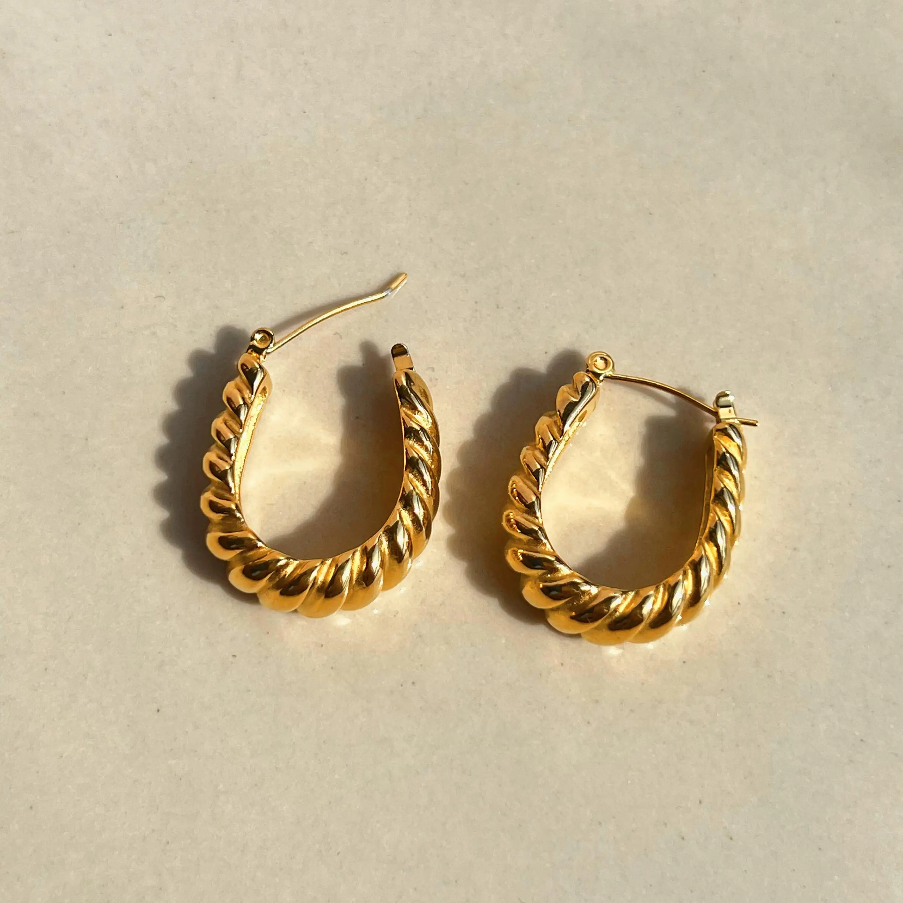 

2024 Dazan New 18k Pvd Gold Plated Hypoallergenic Stainless Steel Waterproof Tarnish Free Horn Twisted Earrings For Women