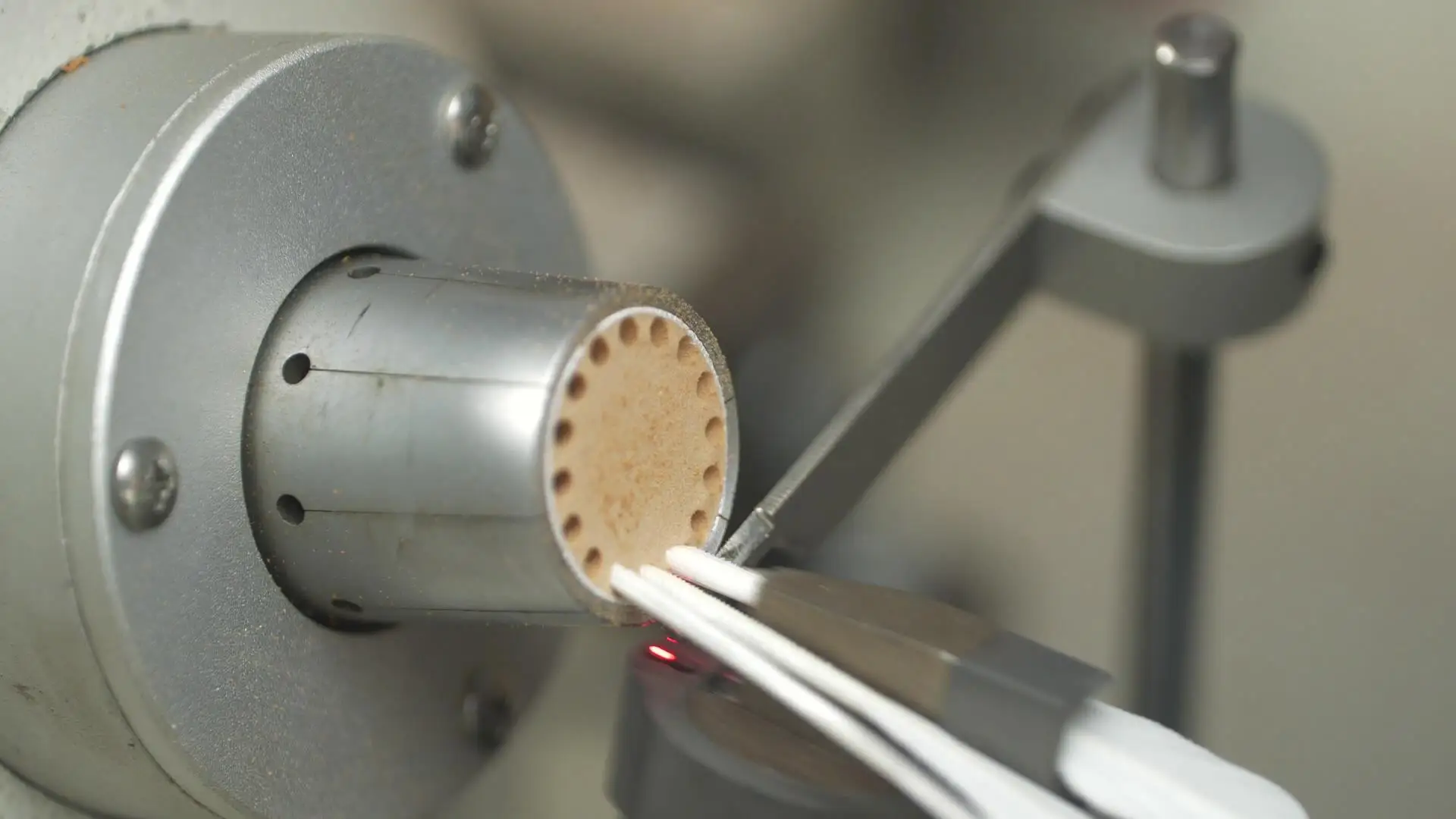 Shantou Wuxing Ymqt Badminton Automatic Feather Planting Shuttlecock