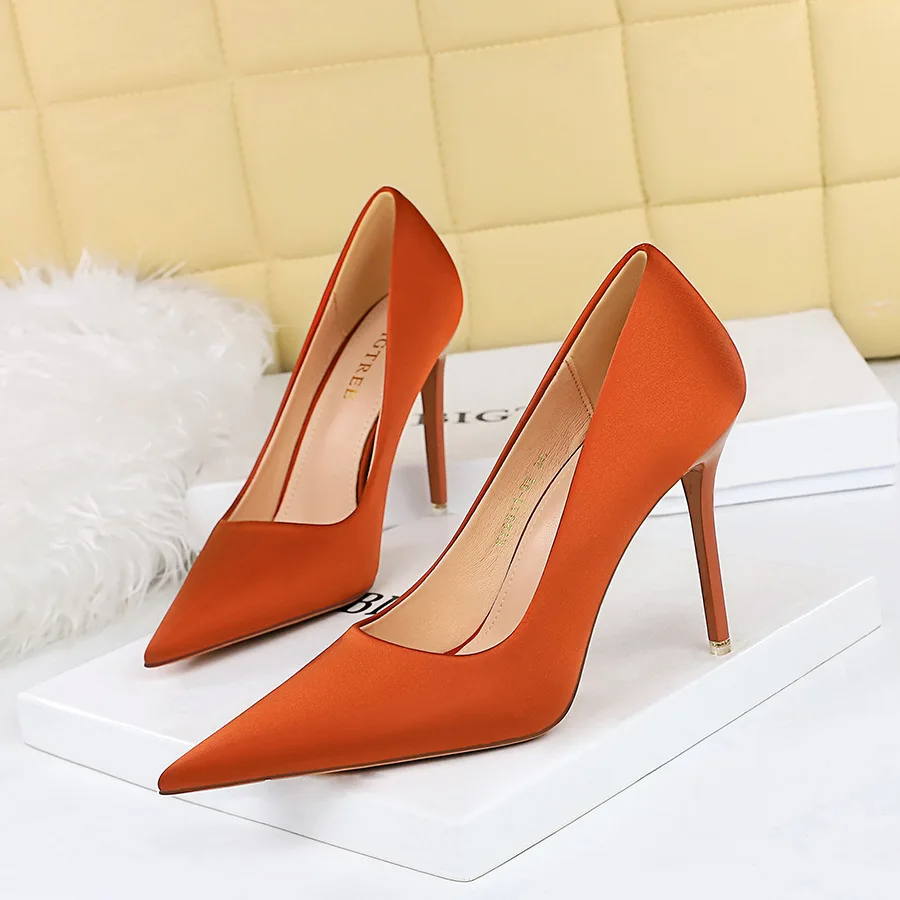 

Nude Heels Women Pumps Patent Leather Luxury Banquet Shoes Summer 2023 Sandals