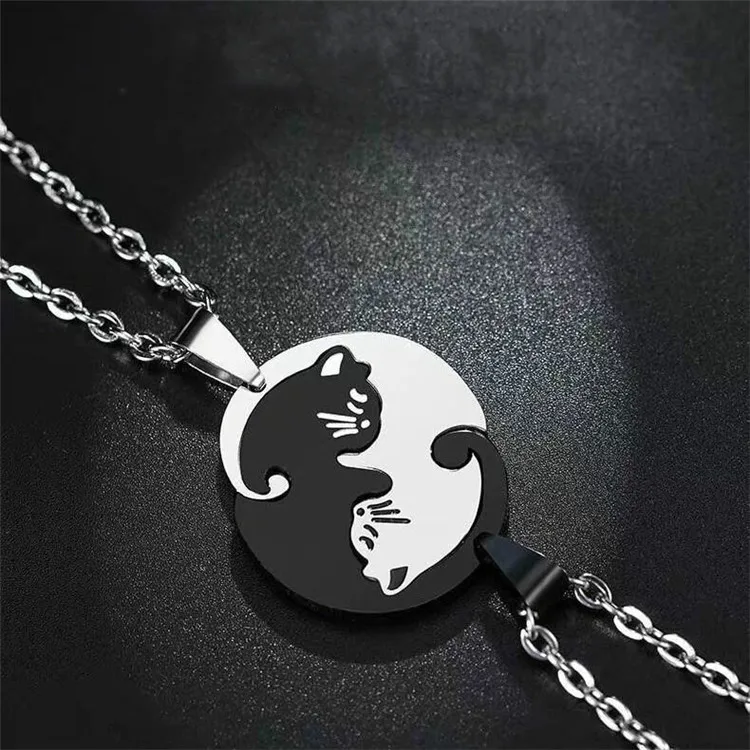 

popular jewelry Valentine's Day jewelry love cat couple stitching necklace accessories manufacturers wholesale, Picture shows