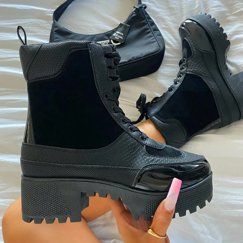 

Winter New Black Super Hot Fashion Thick Soled Anti Skid Short Martin Boots Women, Black orange beige pink