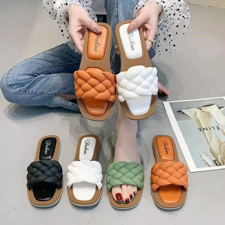 

New Style Small Fresh Outside Wear Beach Woven Fashion Flat Slipper Women 2022 Platform Vendor Slippers