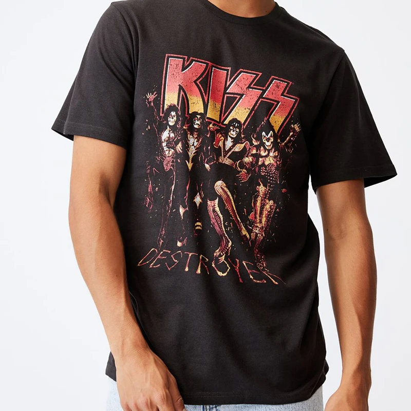 

2022 Summer Hot Selling Brazil Factory Custom Logo Cheapest Black Kiss Letter Round Neck Men's Essential Tee Shirt