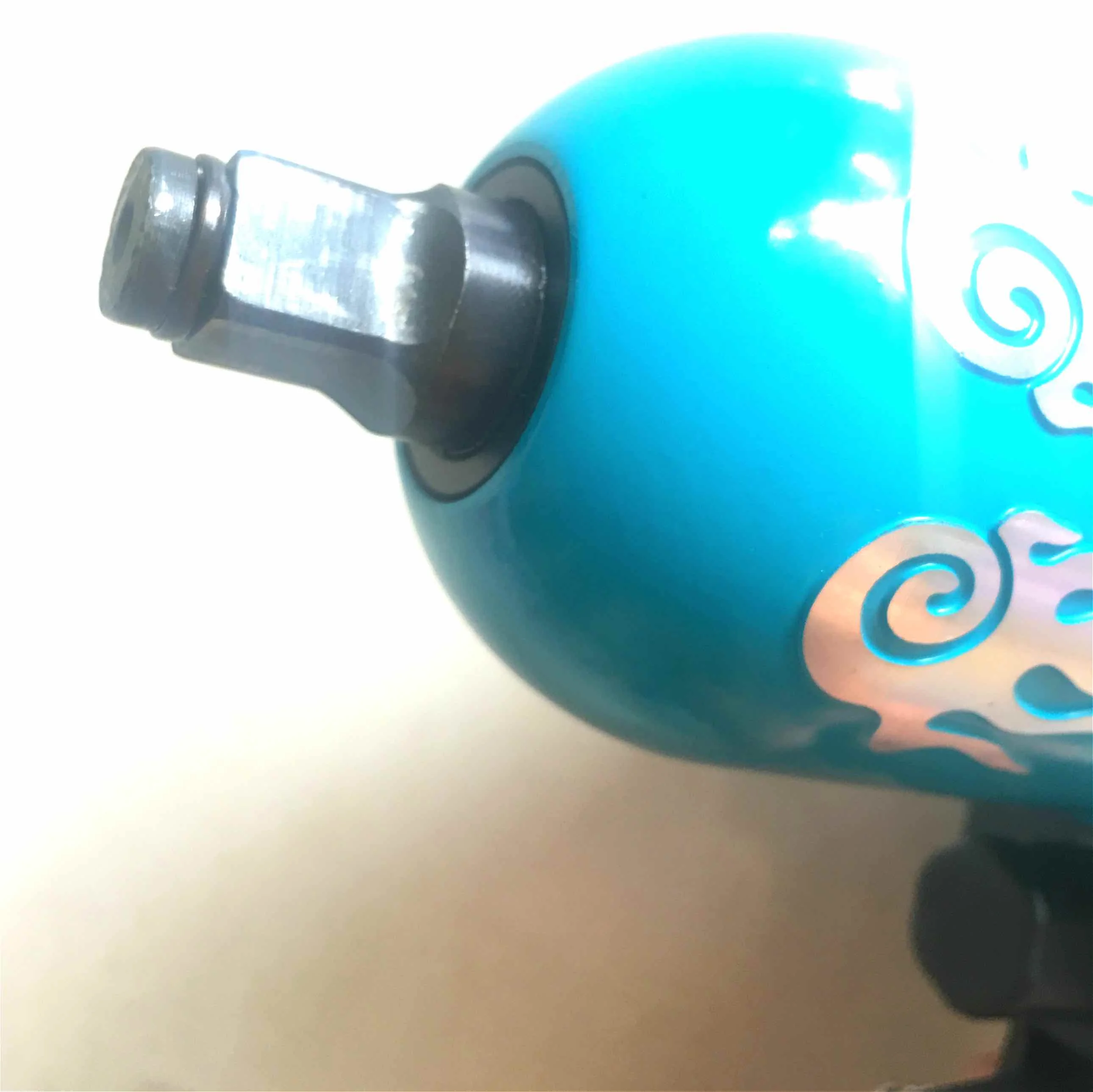 
TY55001 Air Impact Wrench 7,000RPM 1,000 ft.lbs of bolt breakaway torque for fast removal 