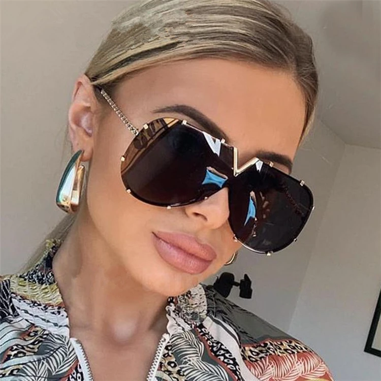 

2021 Newest Fashion Large Sun Glasses Luxury Metal Frame Mirrored Oversized Women Shades Sunglasses, As pictures or customized color