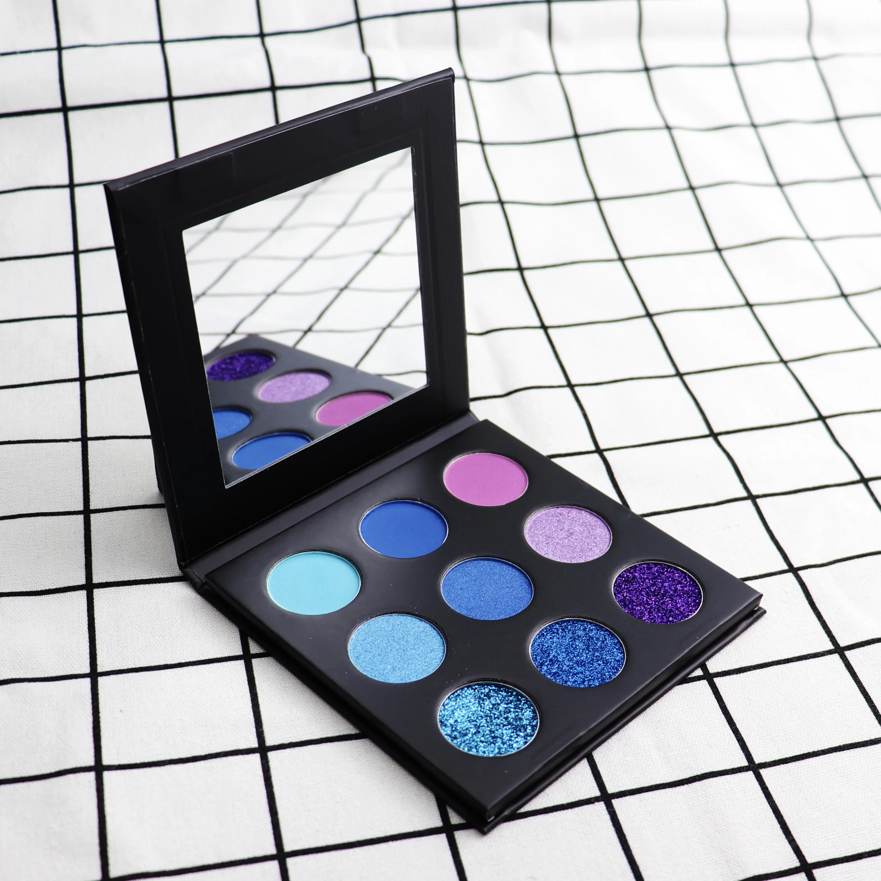 

Duochrome Chameleon Eyeshadow DuoChrome Glitter DuoChrome Eyeshadow