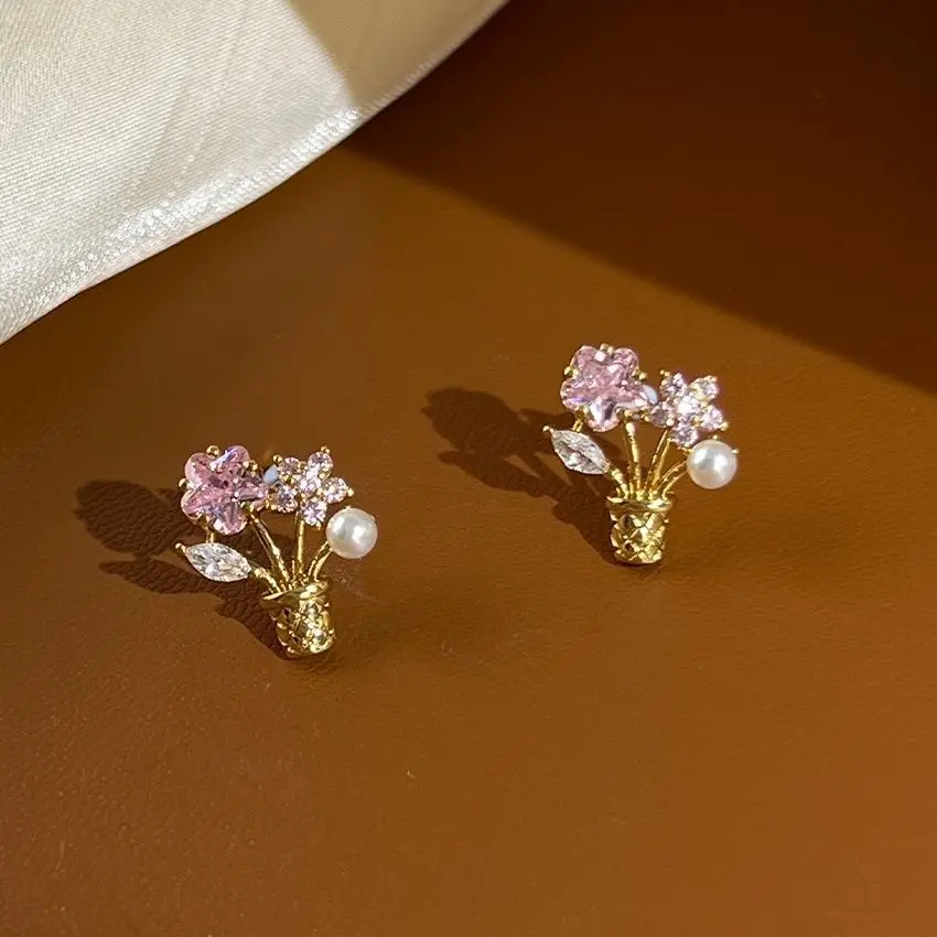 

Sweet Cute Fashion Earrings Pink Diamond Zircon Tiny Earrings Small Pearl Stud Flower Earrings for women