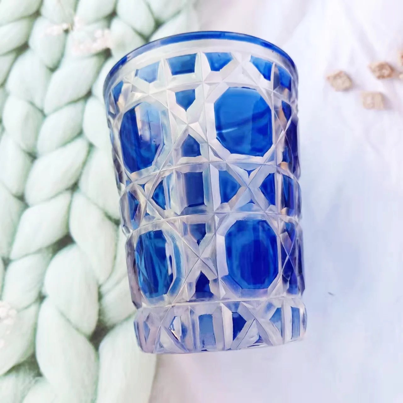 

Yayun New Product Jewelry Blue Color Hand Cut Wine Glass