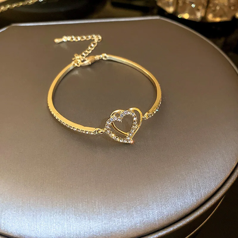 

fashion trendy crystal hearts bangle
