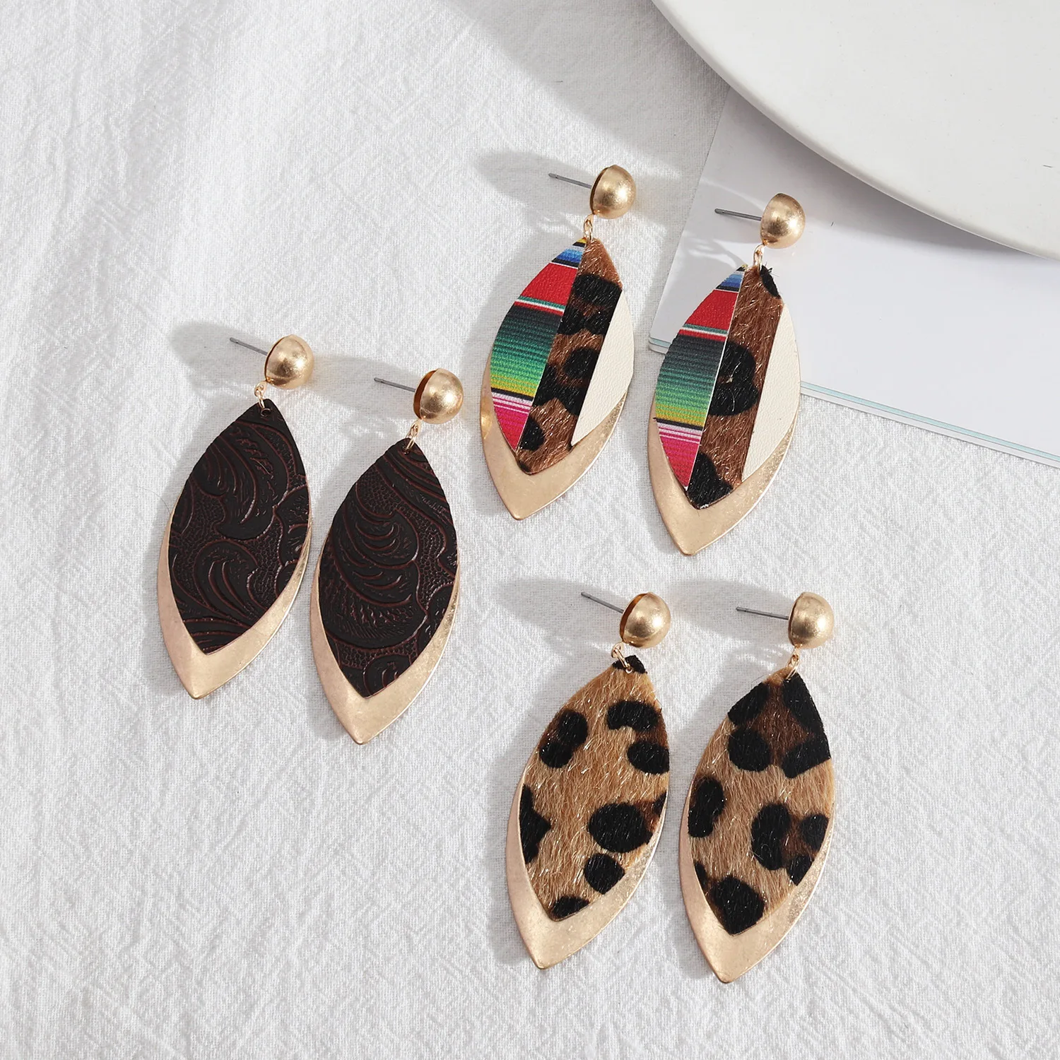 

Retro leopard print Oval Leaf Curved Geometric Drop Earrings Snakeskin pu Leather Gold Dangle Earings Brand Jewelry