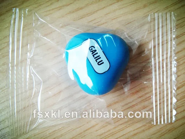 
small bucket type vertical packing machine for mixed candy and toy packaging 