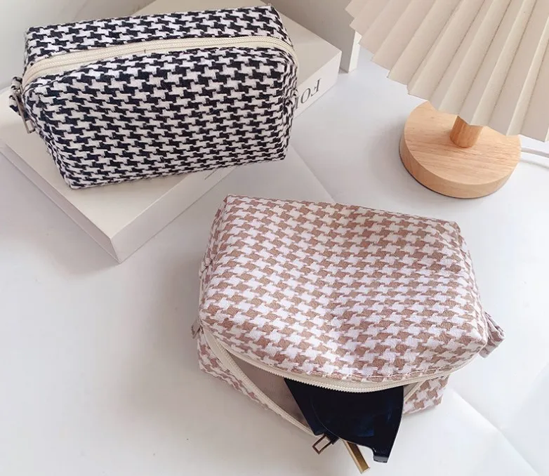 

factory stock can customized logo cartoon mini cosmetic bag sunglasses bag
