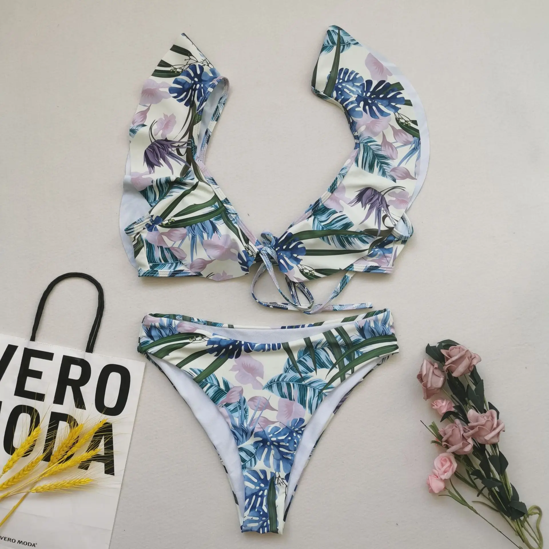 

Sexy bikini with ruffles, Picture