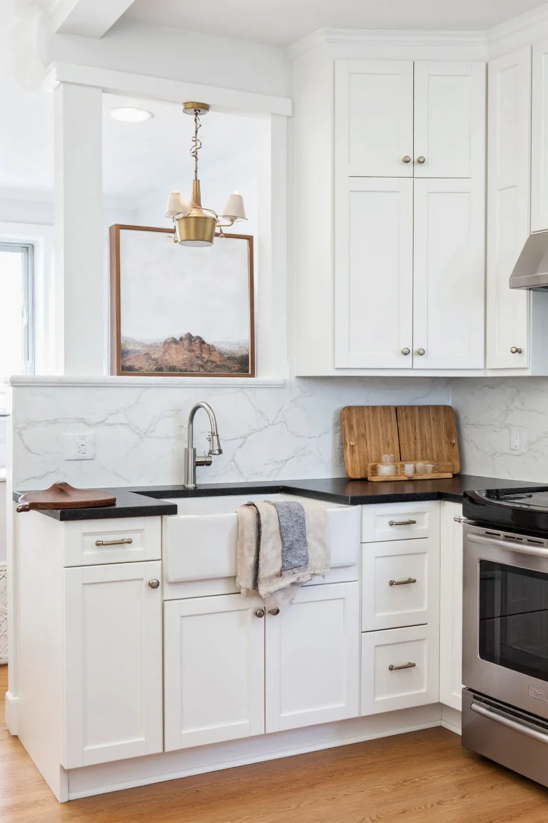 5 clever ways to style white kitchen cabinets with dark countertops that actually work