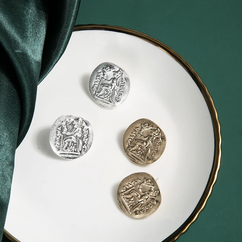 

Vintage Round Earrings Simple Gold Stud Earrings for Women Men Fashion Coin Jewelry, Silver,gold
