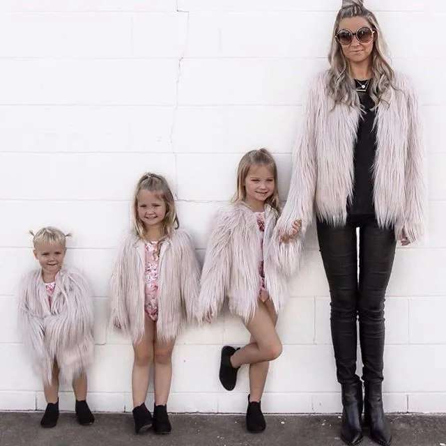 

Fashion Cute Luxury Design Kids Winter Coat Faux Fur Coat Baby Girl Plush Short Toddler Fur Coats
