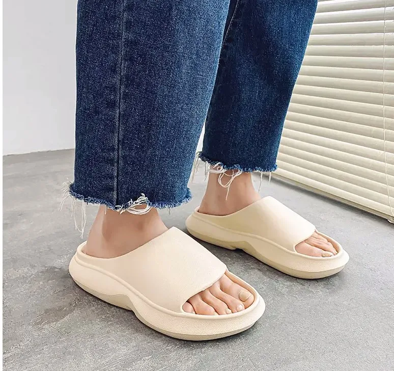

2021 New Model Rubber Sole Fashion Designer mens slides slipper