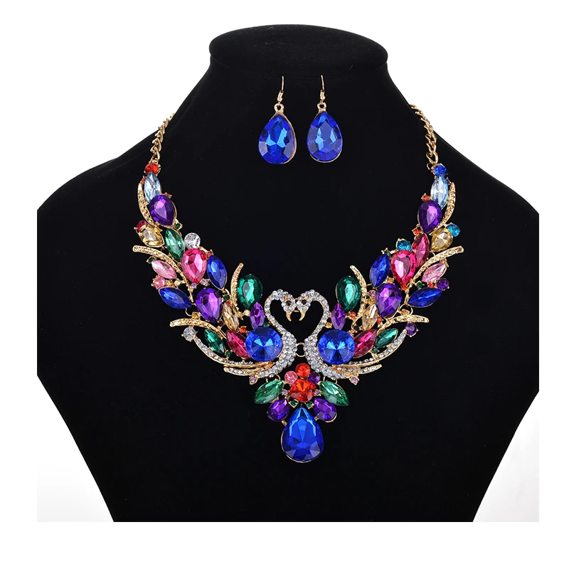 

Low MOQ Latest Design Crystal Statement Earrings Necklace Set African Dubai Bridal Jewelry Sets, Different colors are available