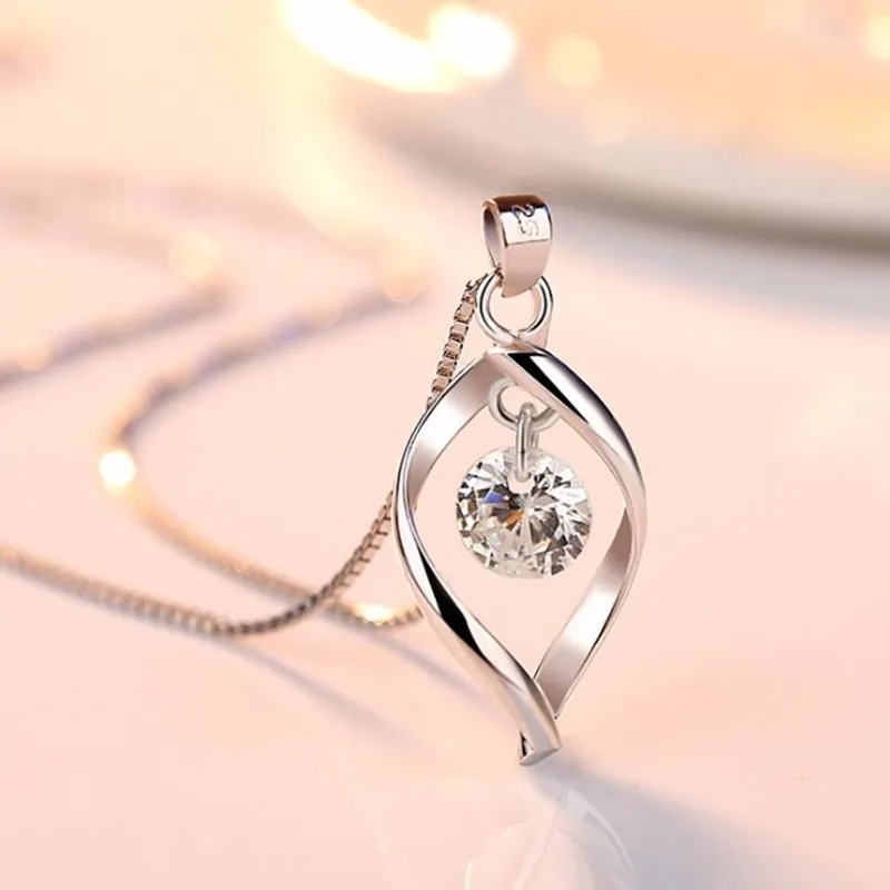

Wholesale Custom OEM&ODM Jewelry Women's Fashion New Necklace Jewelry Crystal Zircon Retro Simple Pendant Necklace