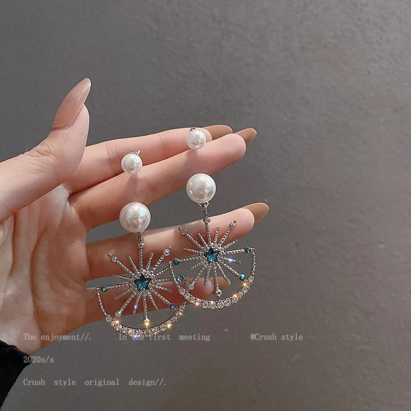 

Fashion Jewelry 925 silver needle fashion inlaid diamond Moon Star Earrings Korea East Gate temperament personality pearl jewel, Picture shows