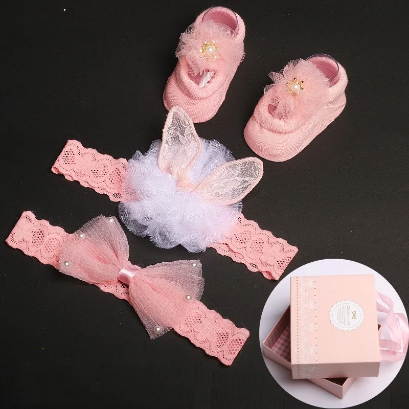 

Newborn hot sale gifts box set with lace flower headband baby socks best gift