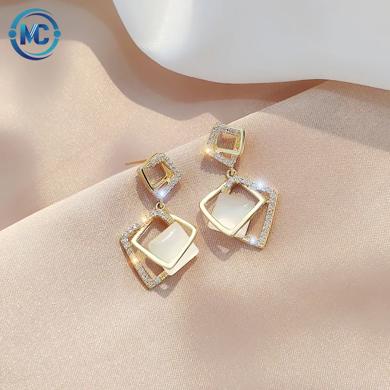 

2021 New Fashion Round Dangle Drop Korean Earrings For Women Geometric Round Heart Gold Earring Wedding Kolczyki Jewelry