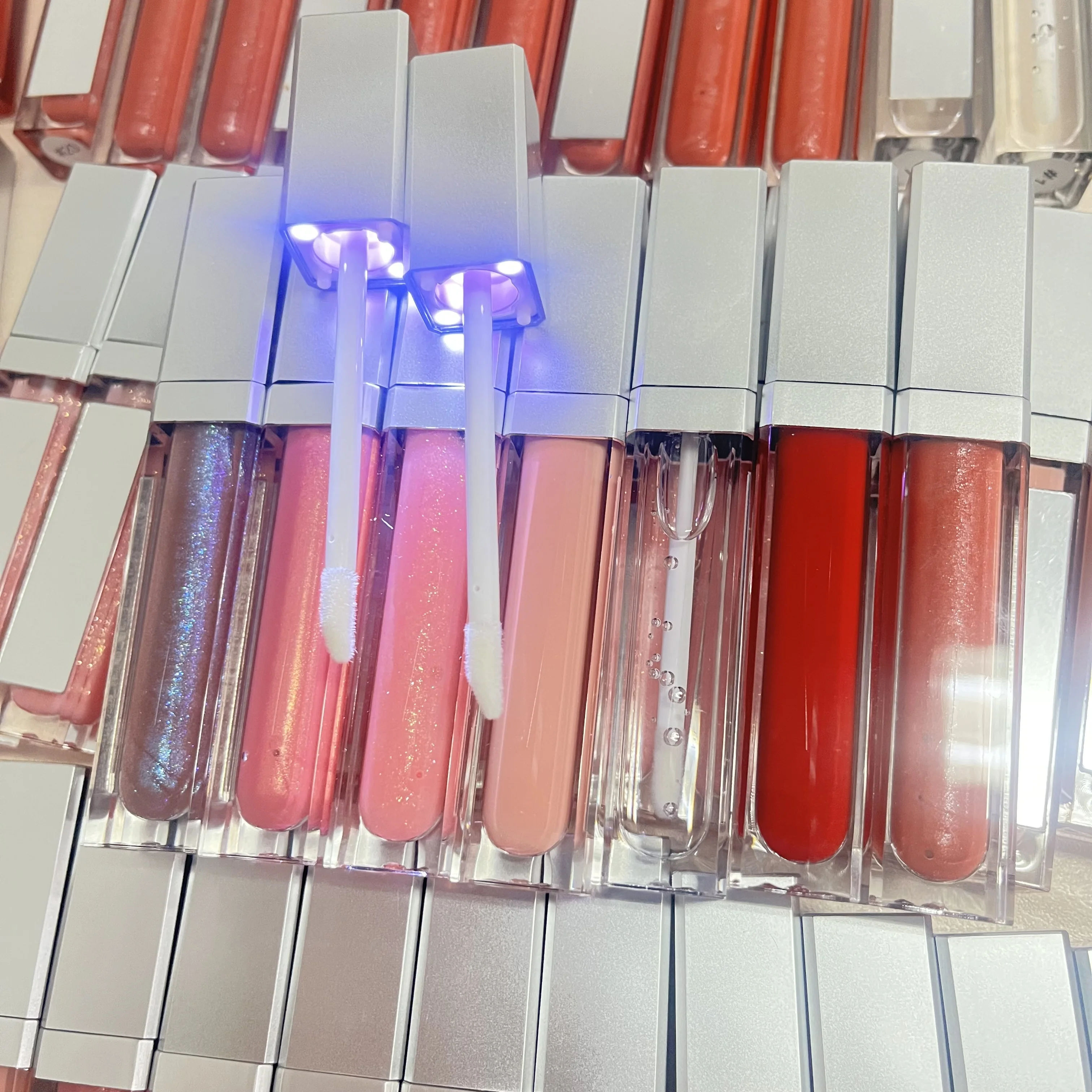 

Custom lip gloss matte vegan lip gloss private label matte lip gloss with led light and mirror