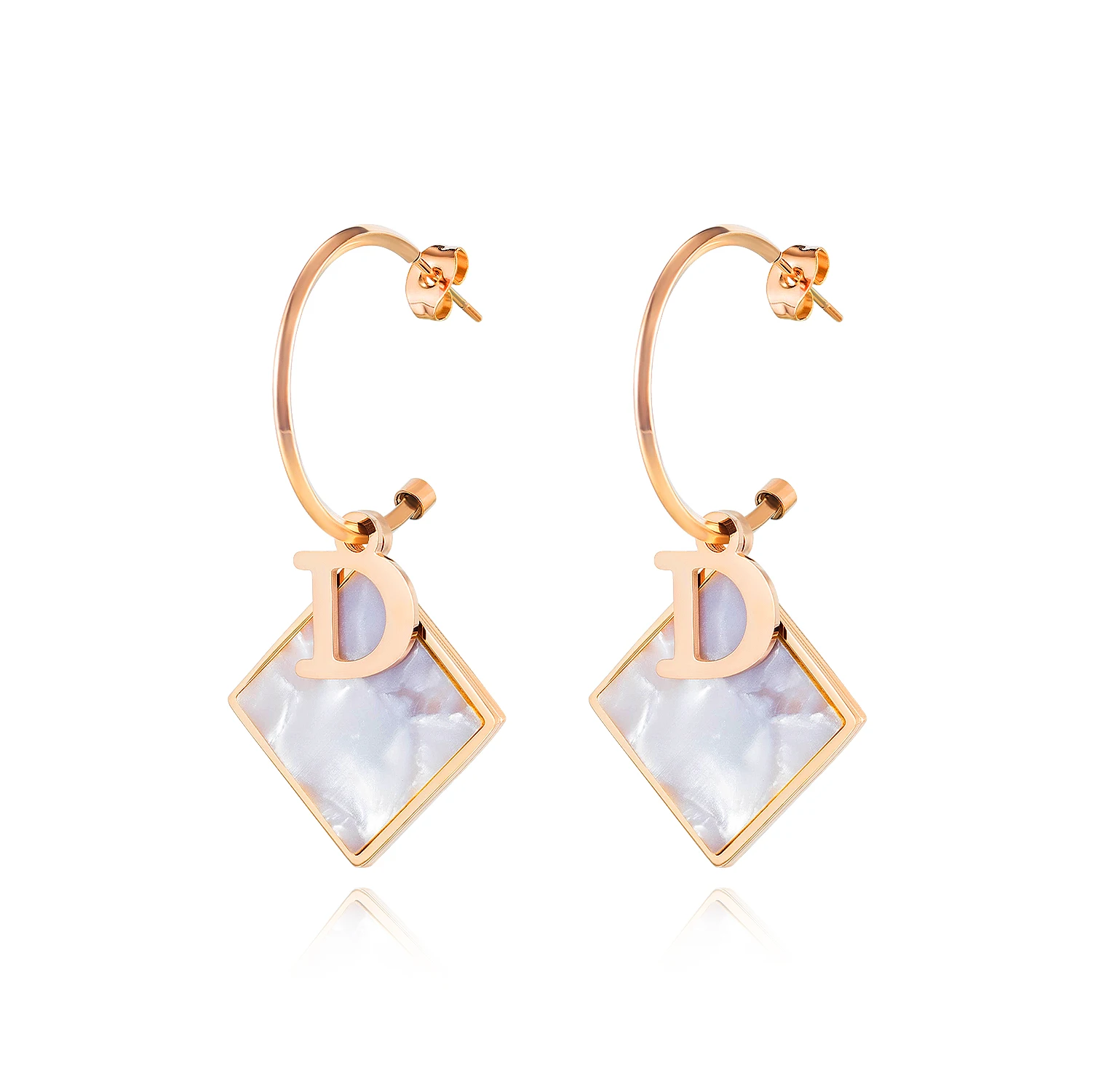 

Fashion new letter D shell earrings rose gold female personality geometric stainless steel earrings wholesale