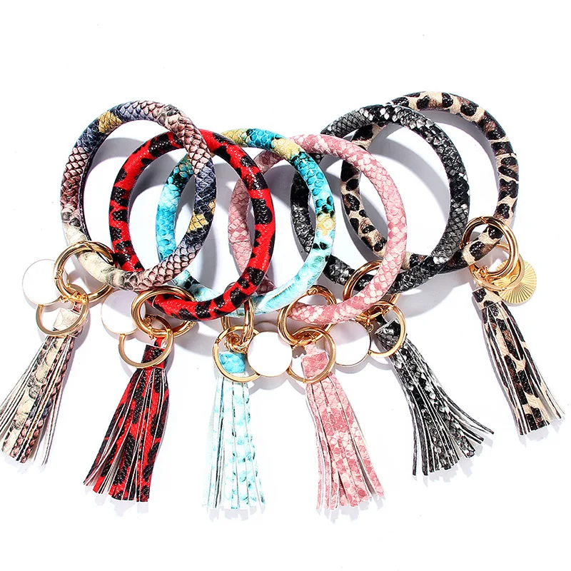 

2020 Fashion Accessories Oversized O Bracelet Keyring Leopard Leather Bangle Keychain Key Ring Jewelry For Women, Multi colors