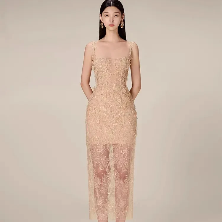 

Bettergirl 2023 Female Vietnamese Design Temperament Light Luxury Three-dimensional Lace Petal Suspender Slim Dress