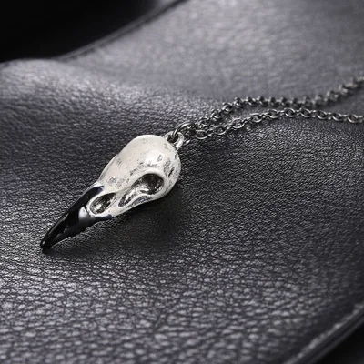 

3D Raven Skull Necklace Resin Replica Raven Magpie Crow Poe Gothic Gift Halloween Raven Skull Necklace Goth Bird Skull Jewelry, Picture