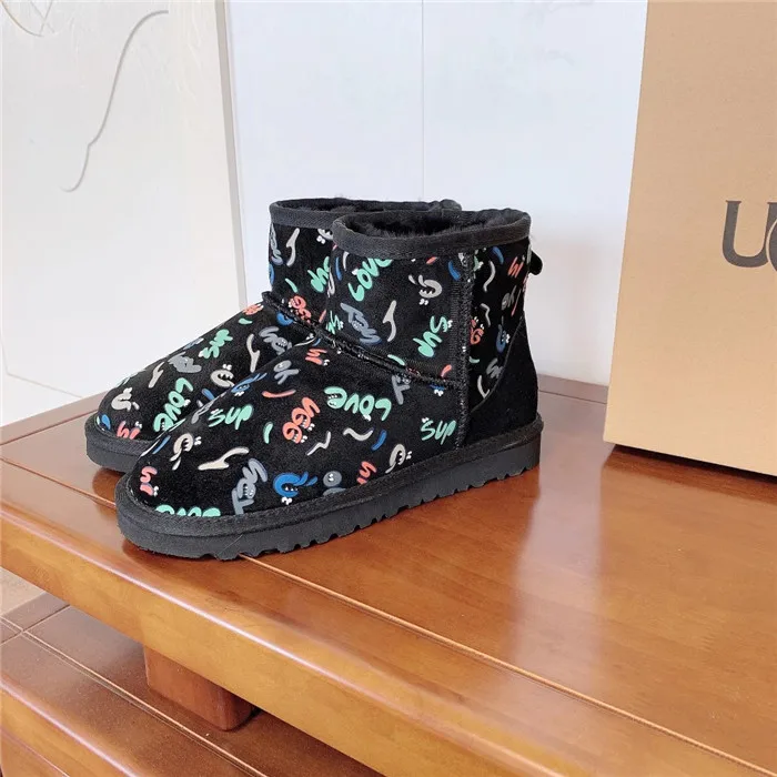 
Wholesale ladies New design Sheepskin Snow Boots Women Classic Shoes Winter printed colorful words Wool Fur Boots For Women 