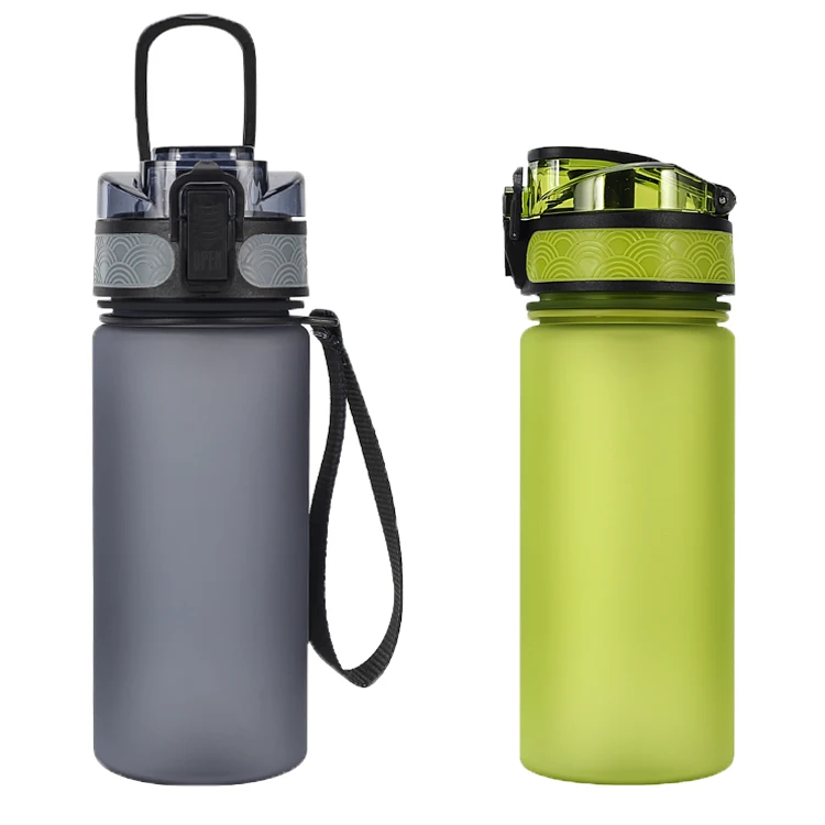 

2020amazon 700ml Dust cover BPA Free Portable Plastic Water Bottles Tritan material cup cover leakproof customized, Customized color