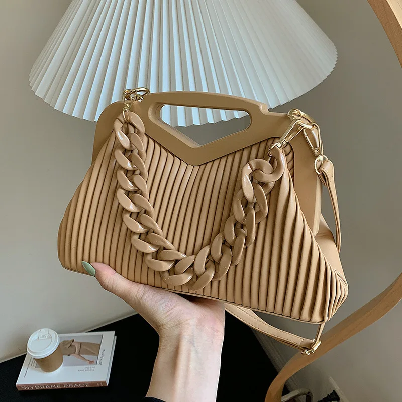 

2021 new fashion female bag Korean fashion single shoulder fold designer casual handbags for women chain shell bag ladies, Black/white/yellow/red/purple/khaki/green/gray/pink/coffee