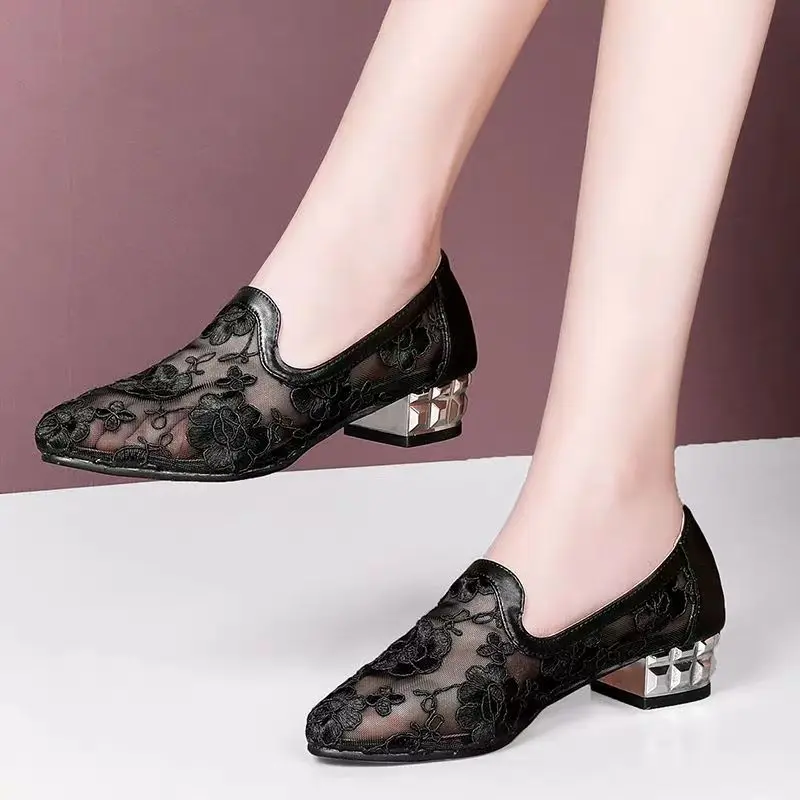 

Comfortable Summer Women's High Heels Shoes New Mesh Hollow Out Women Pumps Lace Embroidered Summer Mom Pumps