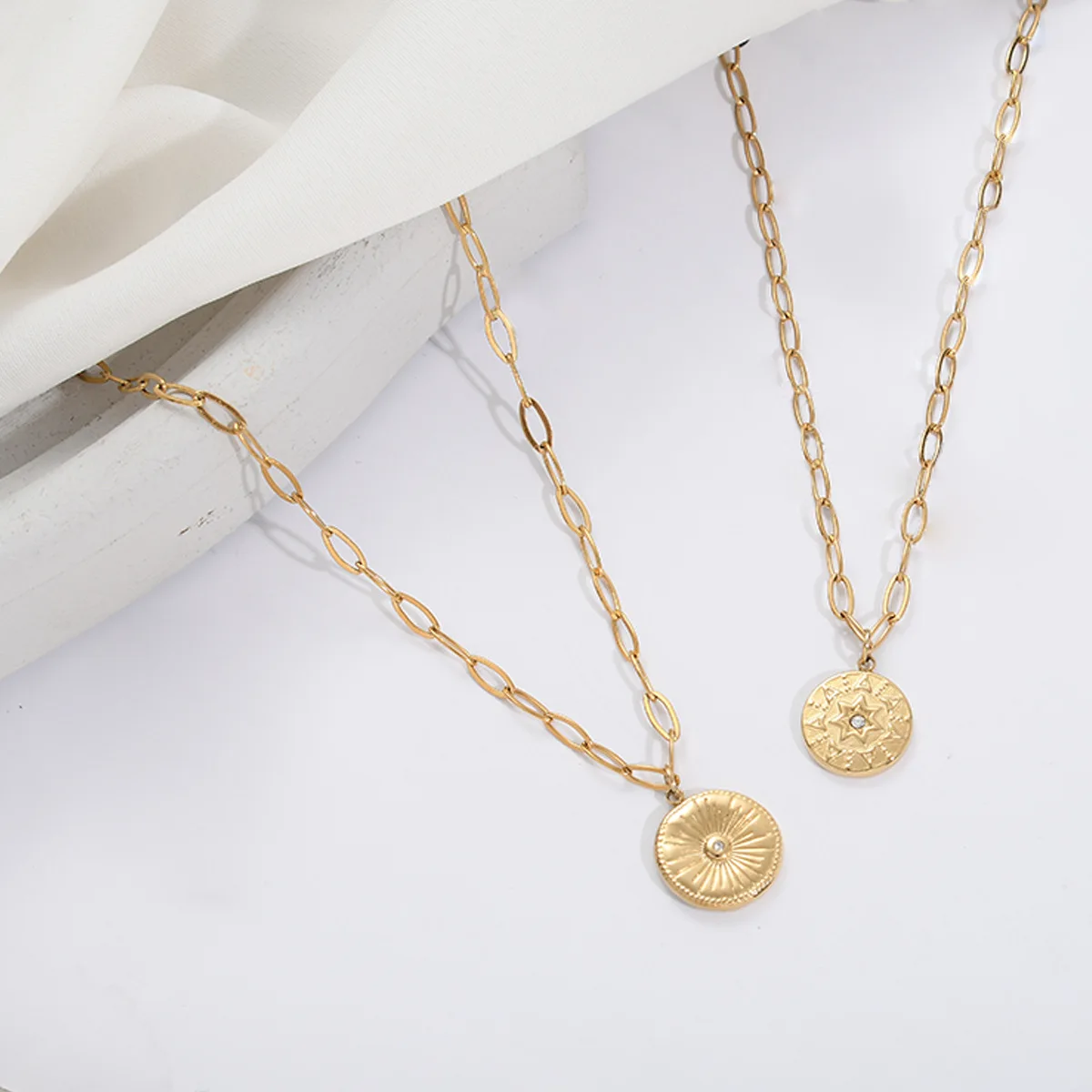 14K Gold PVD Plated Round Pendant Necklace North Star Design Stainless Steel Tarnish-Free Necklace Trendy Gold Jewelry for Women