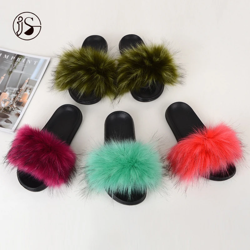 

2021 Fashion raccoon fur slides Soft and comfort women slippers with flat bottom long furry faux fox fur slippers, Picture