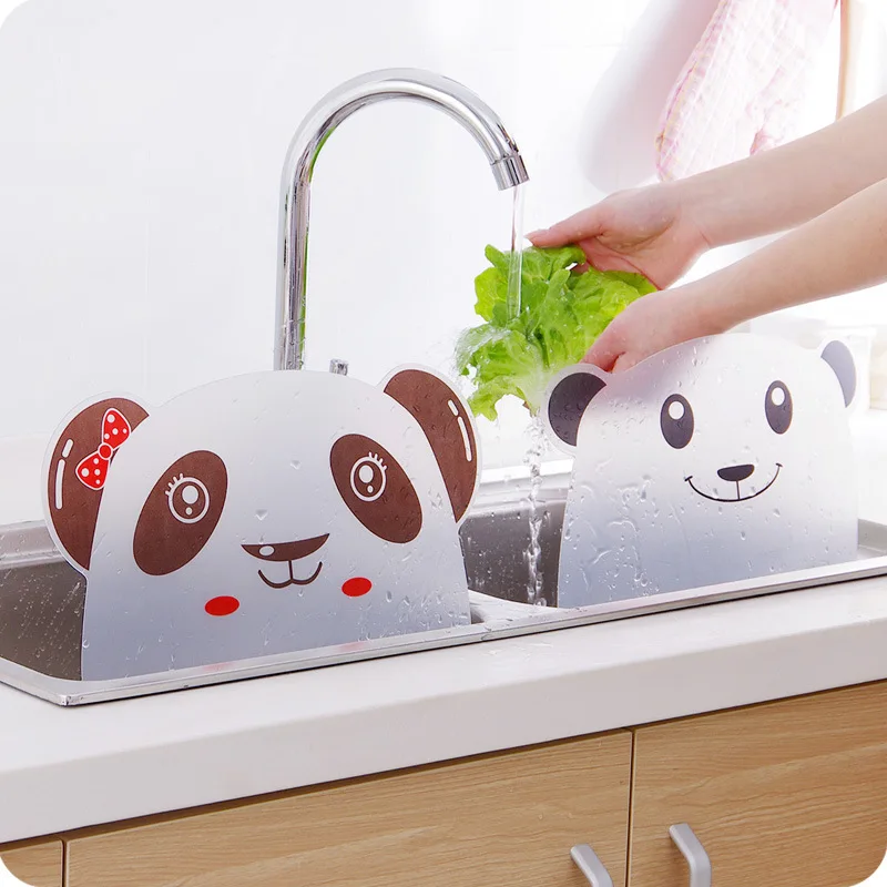 

Kitchen gadget Cute panda shaped water tank splash proof baffle