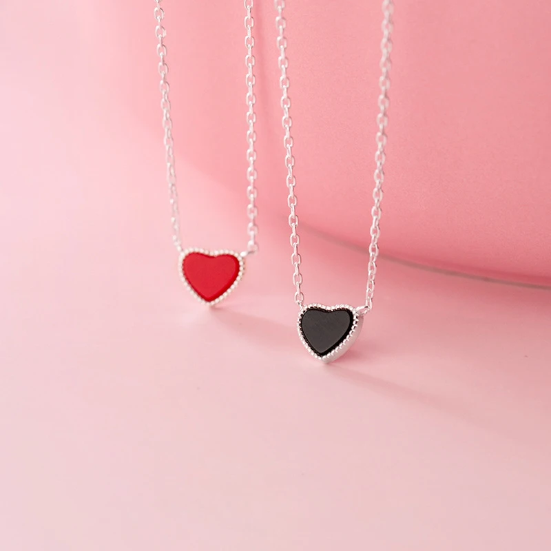 

Simple Silver Red Black Heart Pendant Necklaces