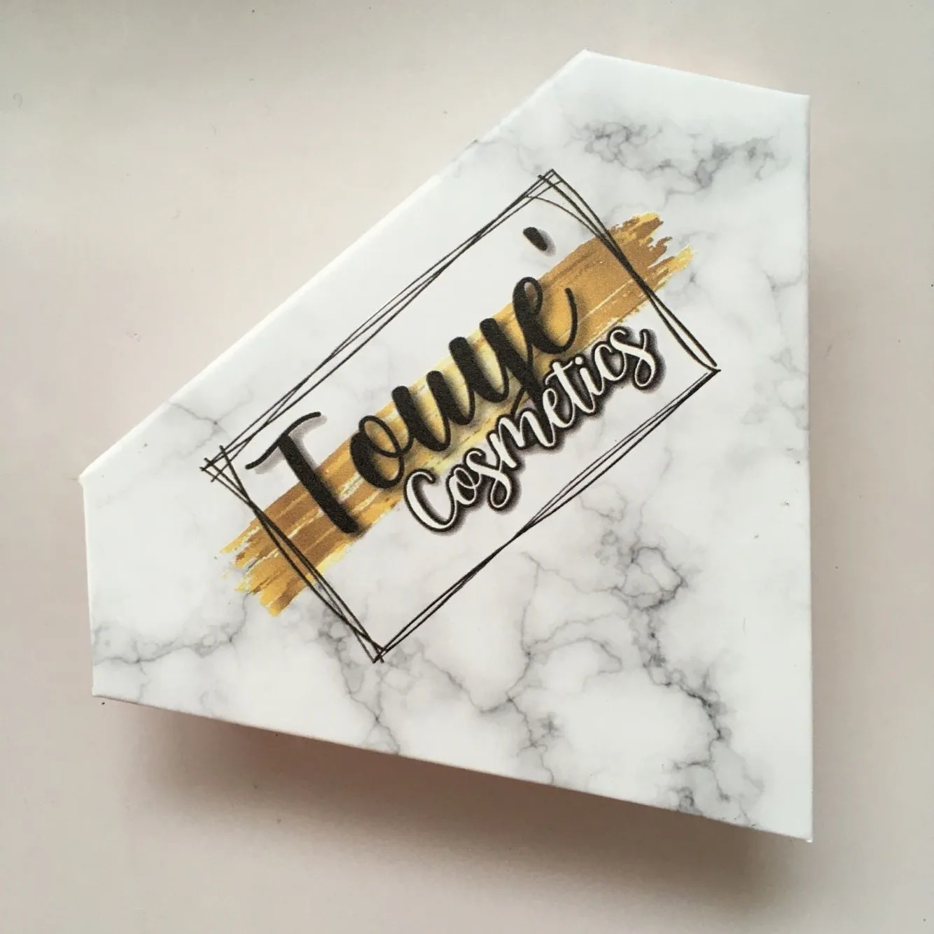 

Unique Diamond Shape Mink Eyelash Box Wholesale Custom Luxury Magnetic Eyelash Packaging With Logo