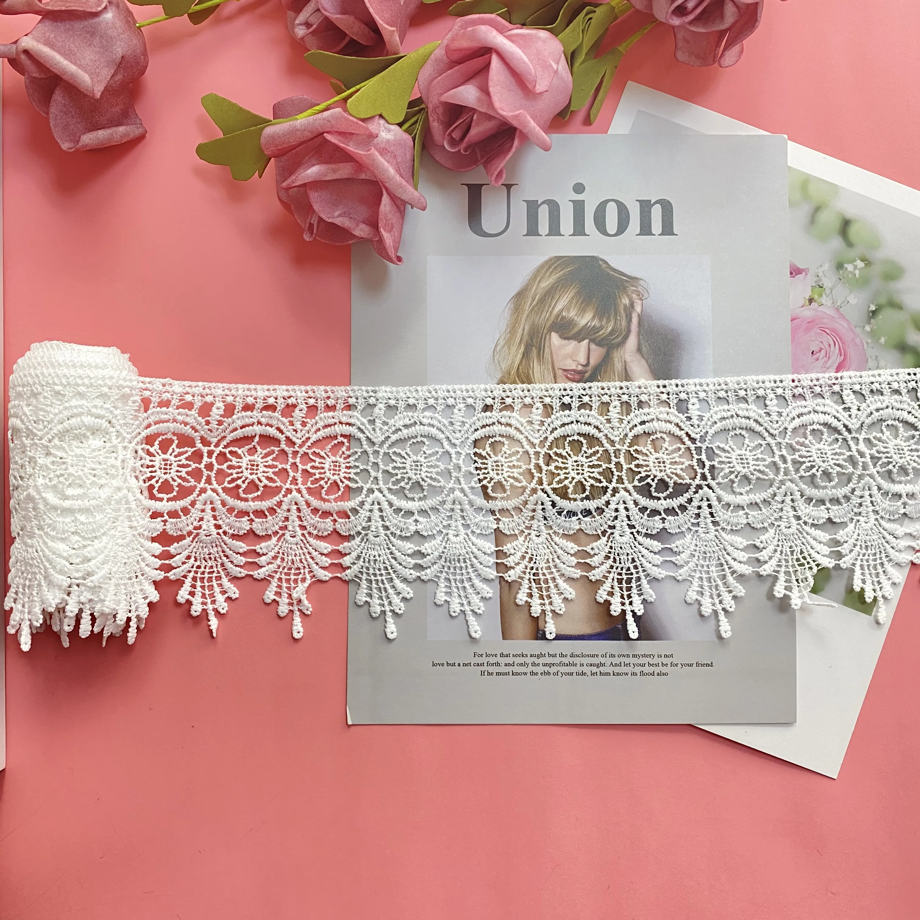 

Floral Pattern Embroidered White Lace Ribbon
