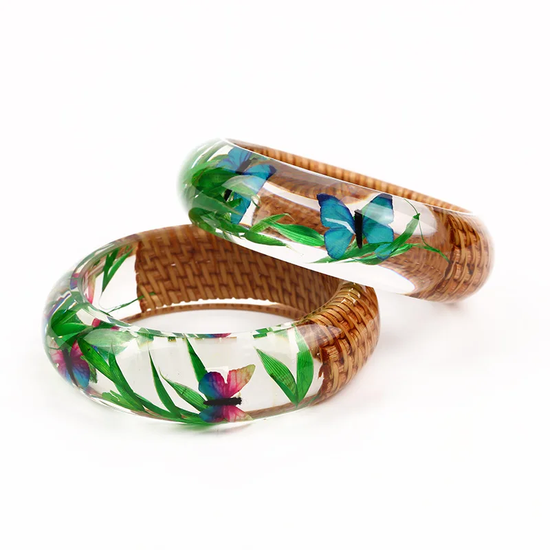 

2021 Hot Selling Bangle Bracelet with Butterfly and Plant for Women Resin Splicing Rattan Bracelet for Lady