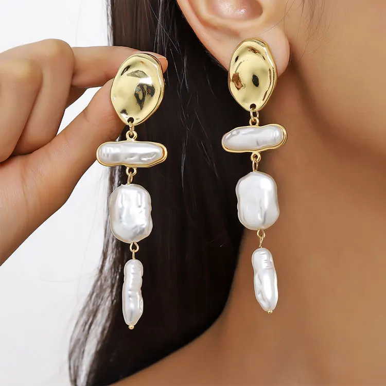 

Court Style Luxury Geometric Pearl Dangle Statement Earrings Bridal Banquet Long Gold Irregular Baroque Pearl Earrings Women