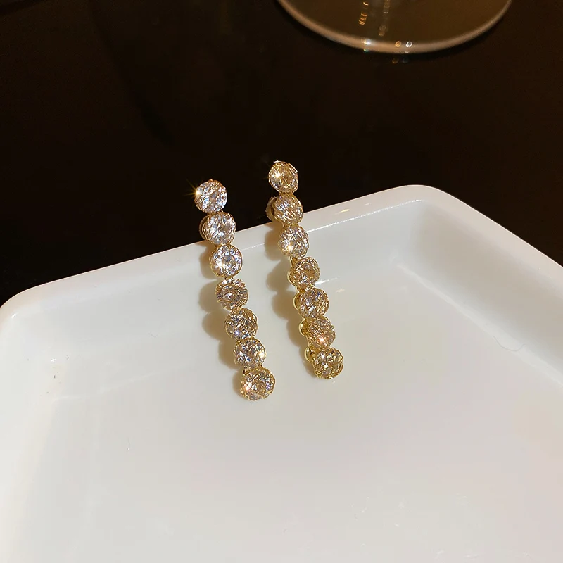 

new design drop T shape crystal earrings rotating