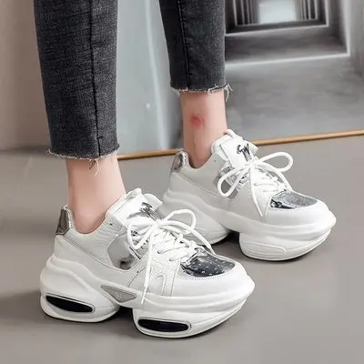 

2021 New Arrivals Fashion Sneakers Internal Increase Shoes Girls Thick Sole Casual Women's Daily Sports Shoes