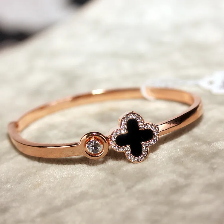 

2020 new bracelet female simple small fresh four leaf clover flower full bangle bestie jewelry