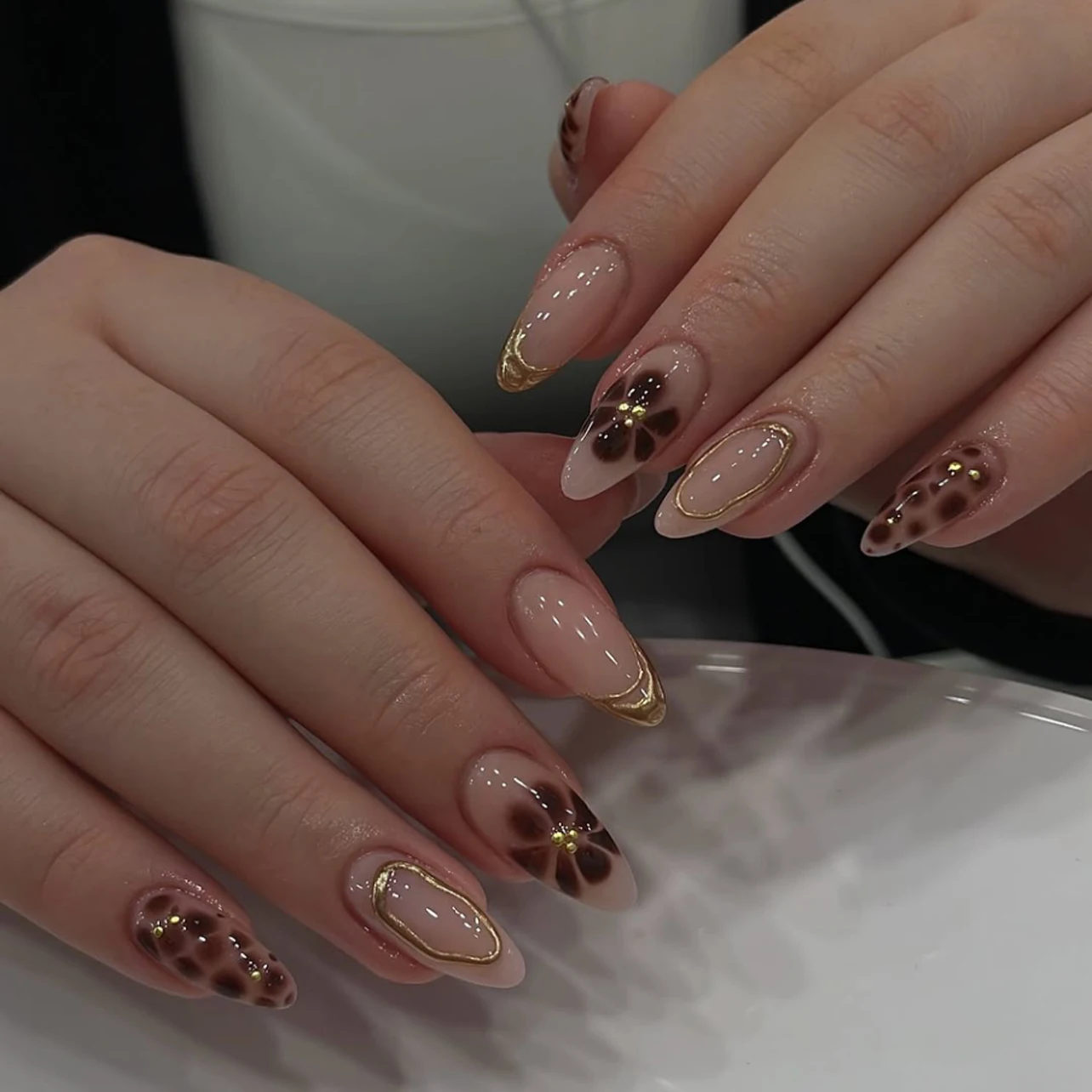 Dropshipping 24 Pcs 3790 3D Petals and Flowers Design French Style Short Almond Nails Press on Nails Artificial Fingernails