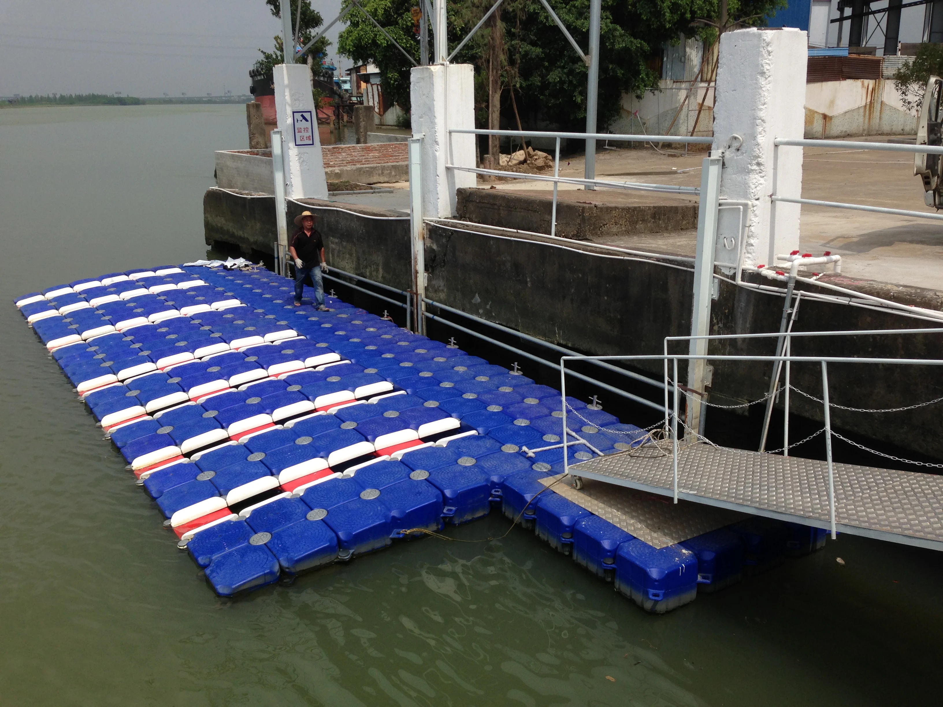 庞顿船高品质码头浮筒模块化浮船漂浮走道漂浮物