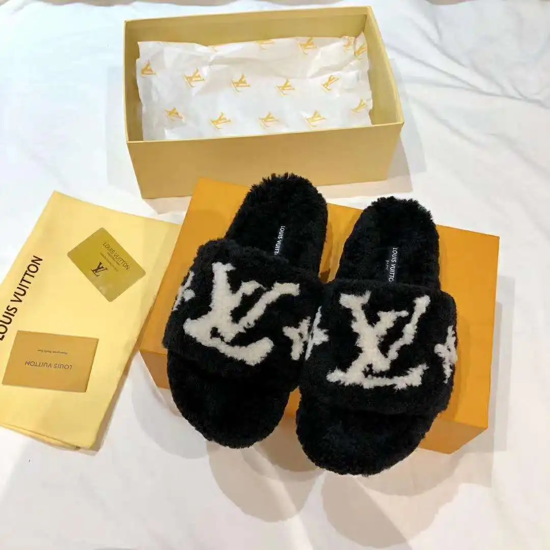

New Arrival Ladies Winter Fur Slides Warm Designer Furry Fluffy Slippers For Women Famous Brands Fuzzy Slippers, Mix color or single color