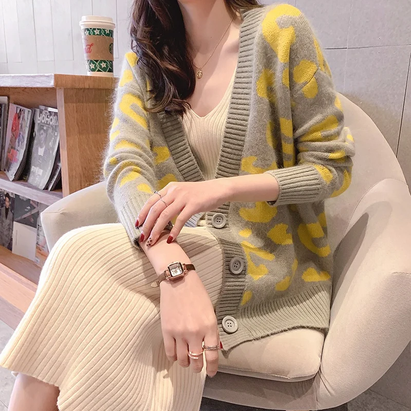 

B22697A Autumn new leopard print sweater woman coat women Loose knit cardigan